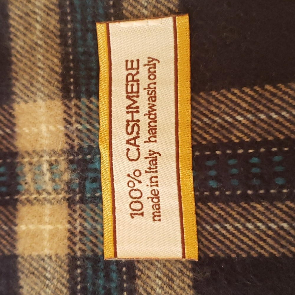 NWOT 100% Cashmere Scarf made in Italy